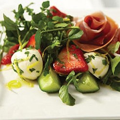 bocconcini-prosciutto-and-strawberry-salad_large-800x435